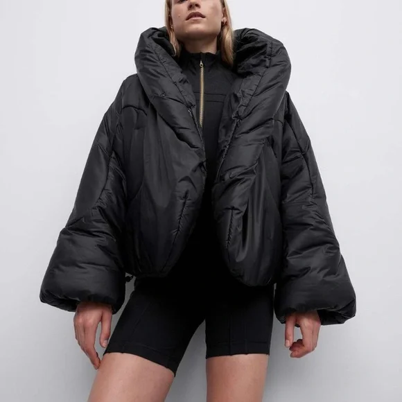 lululemon athletica Black Hooded Insulated Wrap - Picture 3 of 5